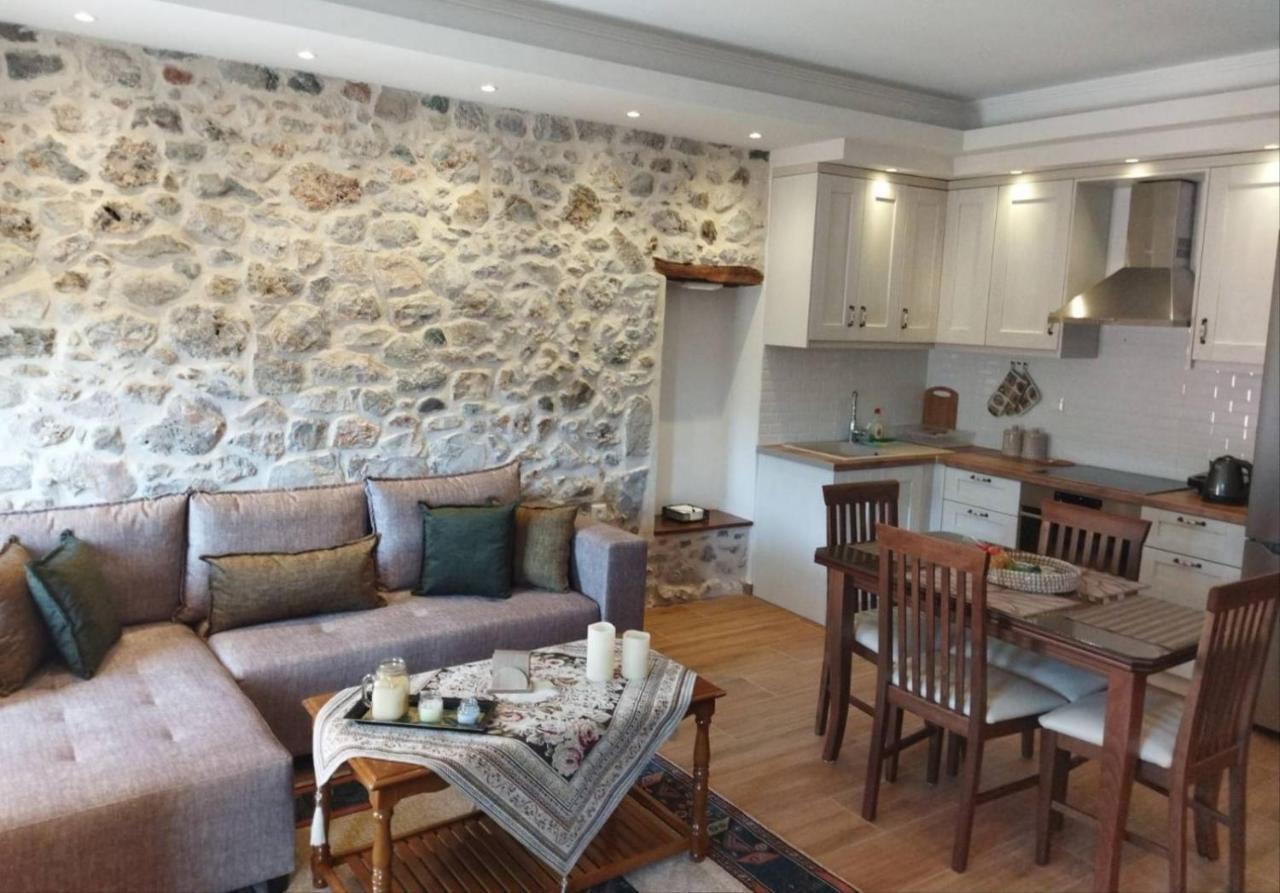 Вілла Tsolakis Luxury House Леонідіон Екстер'єр фото